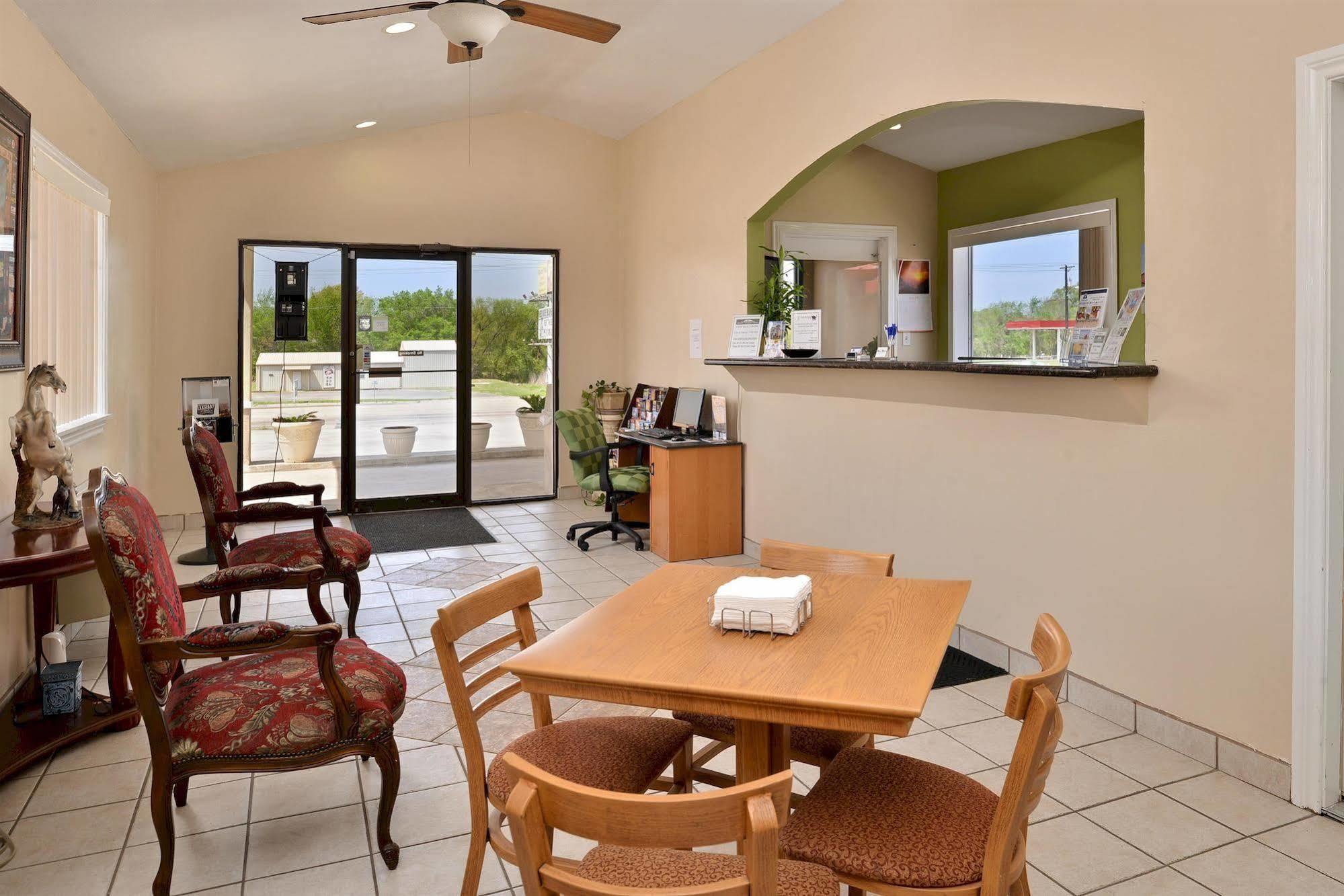 Red Roof Inn Buffalo, Tx Dış mekan fotoğraf