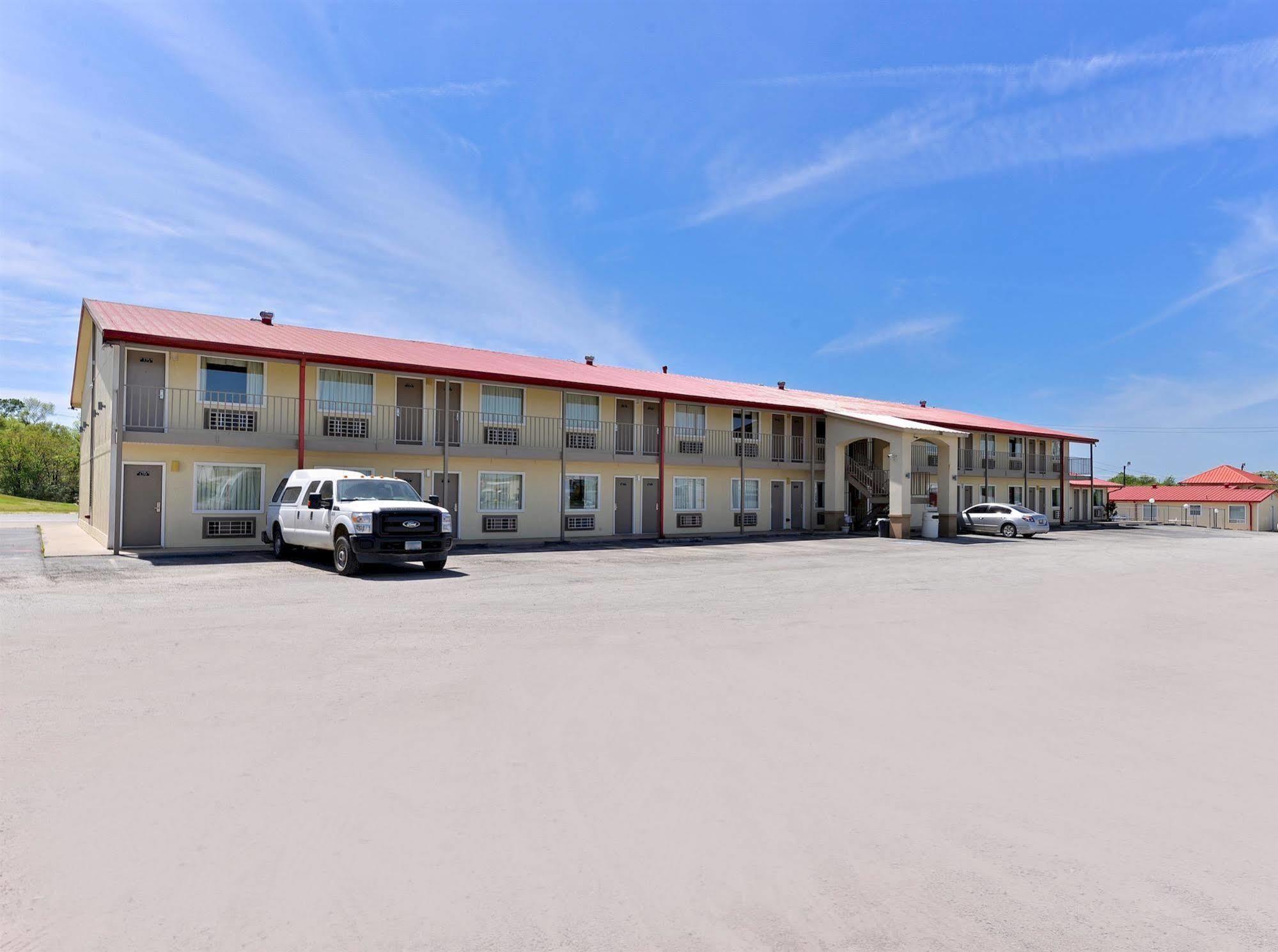 Red Roof Inn Buffalo, Tx Dış mekan fotoğraf